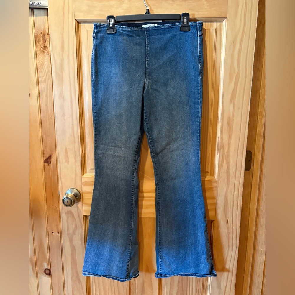 Jessica Simpson Effortless High Rise Pull-On Flare Jeans size 30